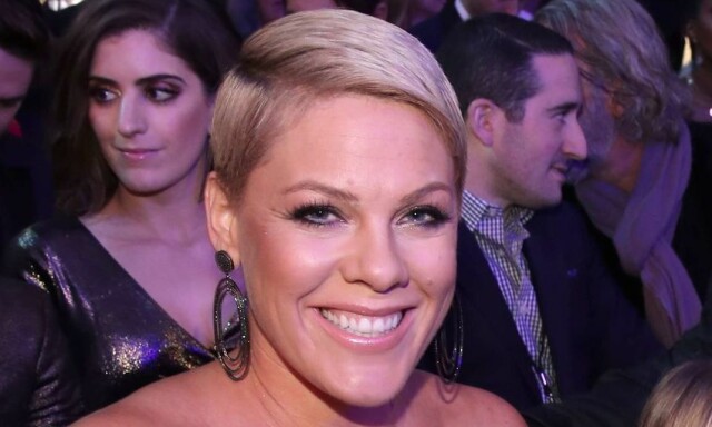 Grammy-sjef mener kvinnelige artister må «tre fram». Det gjør Pink sinna